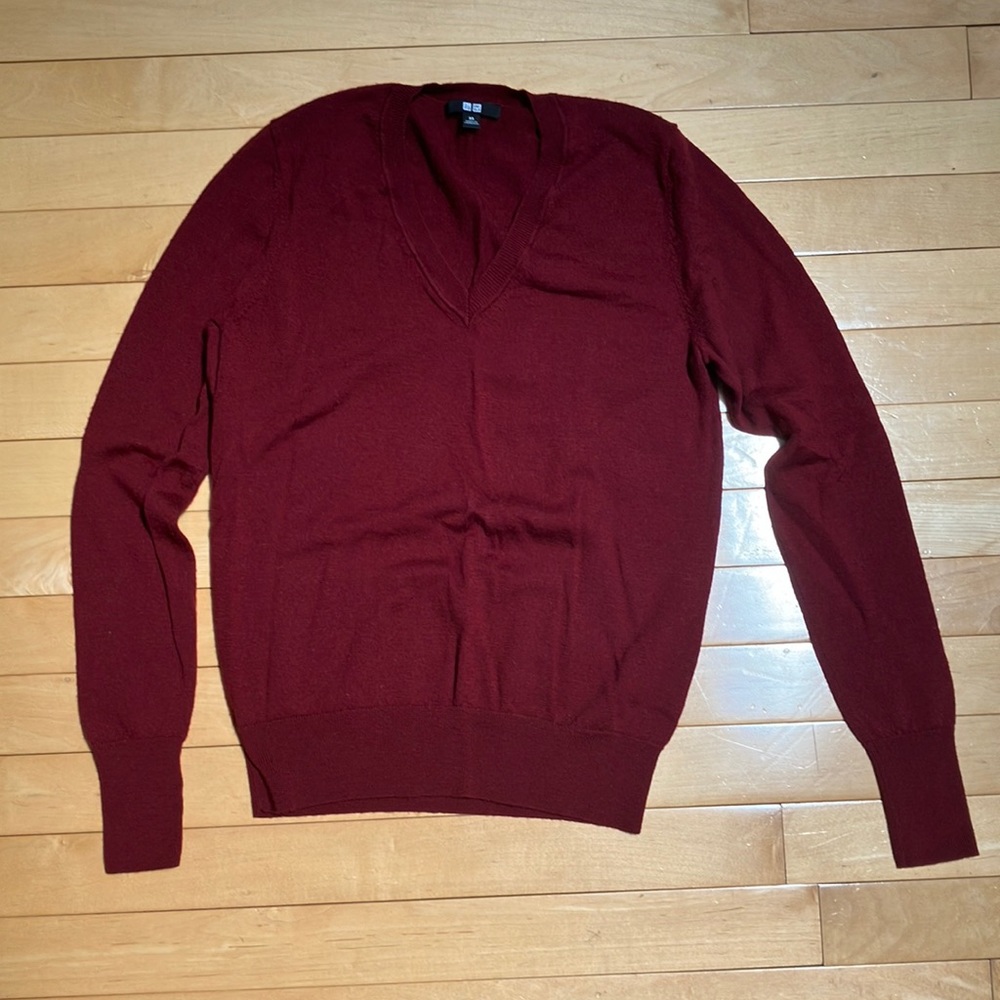 100% Wool Uniqlo V-Neck Sweater